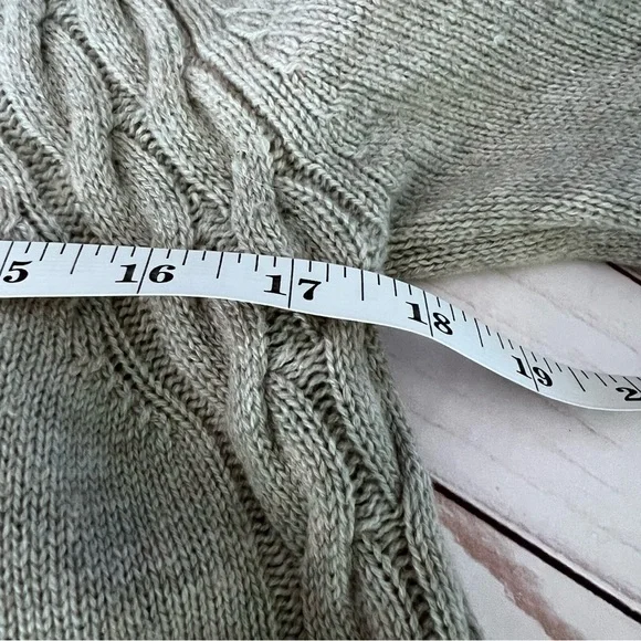 Alashan Wool and Cashmere Blend Fisherman Turtleneck in Sage Green size Large - Picture 14 of 15
